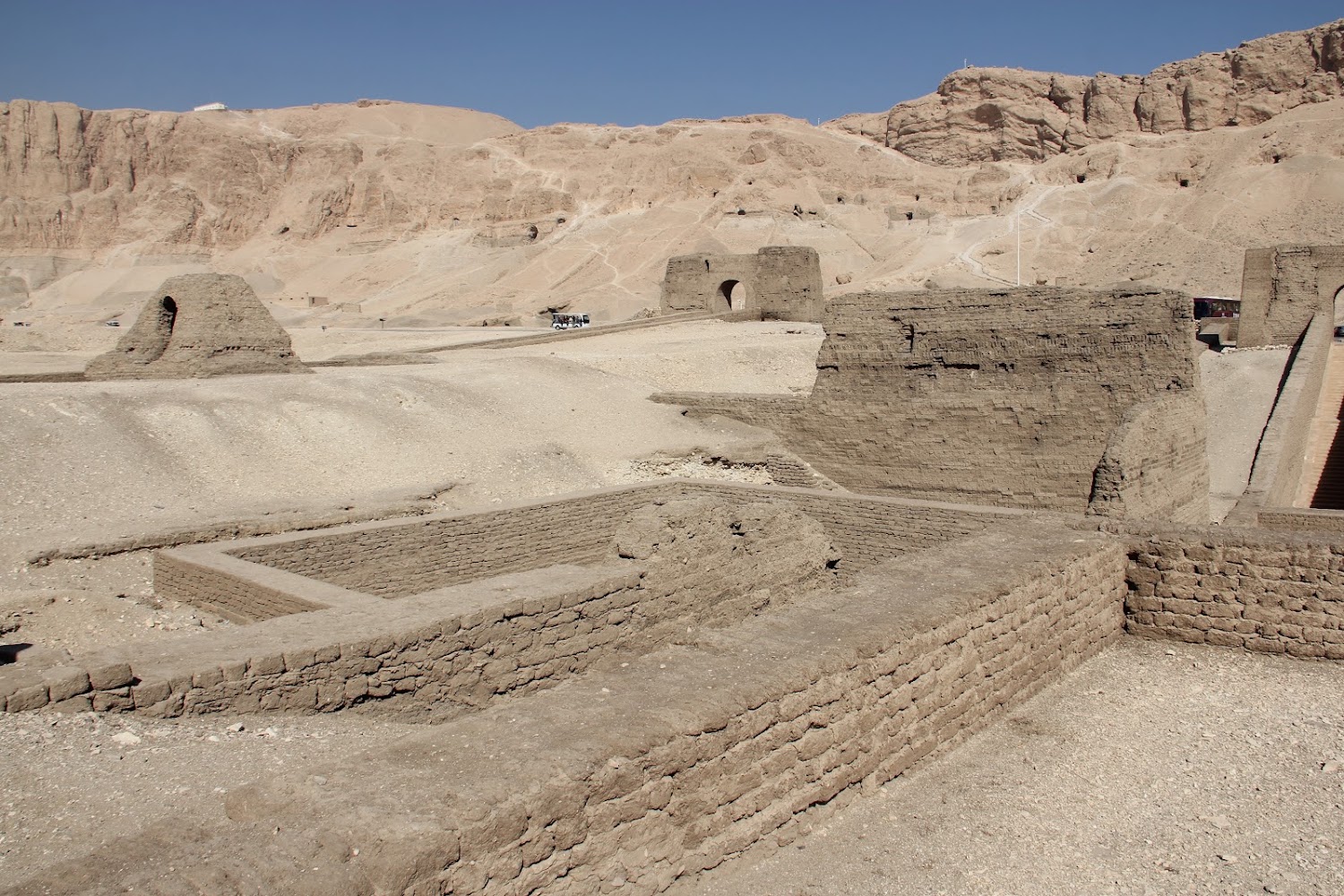 Beyond the Pharaohs: Artisans, Nobles & Medinet Habu