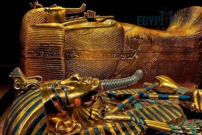 Inside KV62: The Secrets of King Tutankhamun’s Tomb in the Valley of the Kings