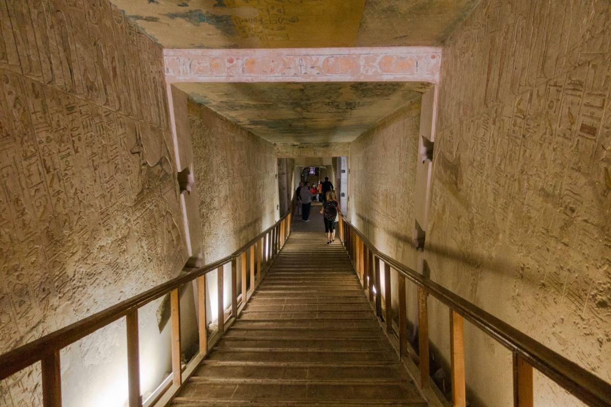 Explore the Valley of the Kings, Hatshepsut Temple & Colossi of Memnon